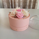 Aranjament 2 în 1 Flori și Ciocolată - By Hands from Claudia